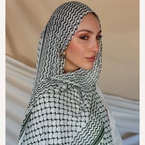 Vela keffiyah hijab mini